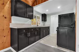 22789 Laurel Ln, Crestline, CA 92325 - Photo 6