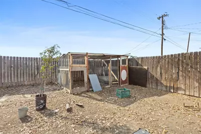 1425 Murdock, Bakersfield, CA 93307 - Photo 36