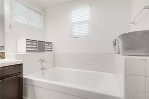 6280 E Vly Edge Dr, Fresno, CA 93727 - Photo 18