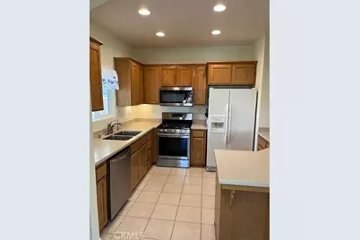 812 Via Rosa, Los Banos, CA 93635 - Photo 8