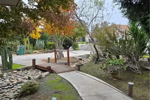 5867 E Club View, Fresno, CA 93727 - Photo 8