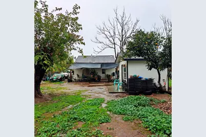 2425 S 10th Street, Fresno, CA 93725 - Photo 16