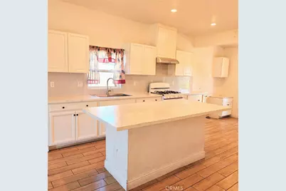 2425 S 10th Street, Fresno, CA 93725 - Photo 4