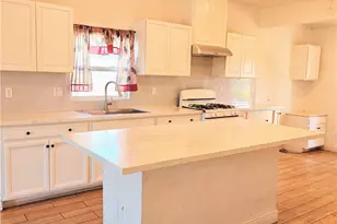 2425 S 10th St, Fresno, CA 93725 - Photo 4