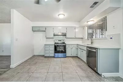 981 N Thorne Avenue, Fresno, CA 93728 - Photo 10