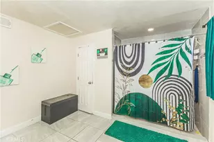 2467 S Holloway Ave, Fresno, CA 93725 - Photo 18