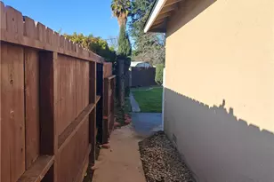2615 N Bond Ave, Fresno, CA 93703 - Photo 18