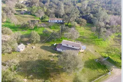 30517 Road 400, Coarsegold, CA 93614 - Photo 16