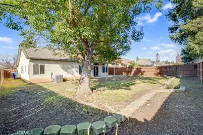 8590 N Sierra Vista, Fresno, CA 93720 - Photo 26
