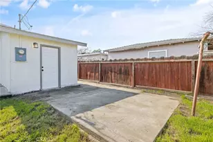 412 E Fairview Rd, Bakersfield, CA 93307 - Photo 28