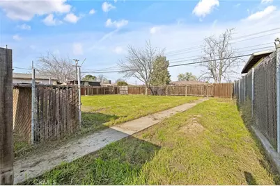 412 E Fairview Road, Bakersfield, CA 93307 - Photo 24