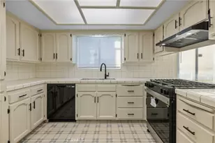 2342 S Sowell St, Visalia, CA 93277 - Photo 26