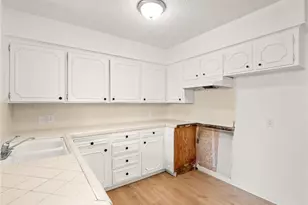 3725 N Fruit Ave, Fresno, CA 93705 - Photo 12