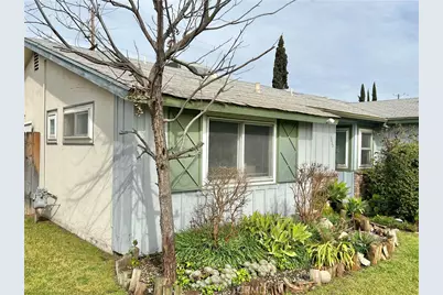3823 E Holland, Fresno, CA 93726 - Photo 32