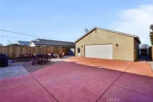 956 J, Los Banos, CA 93635 - Photo 6