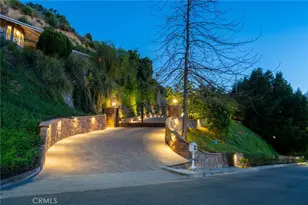 1752 Thurber Pl, Burbank, CA 91501 - Photo 30