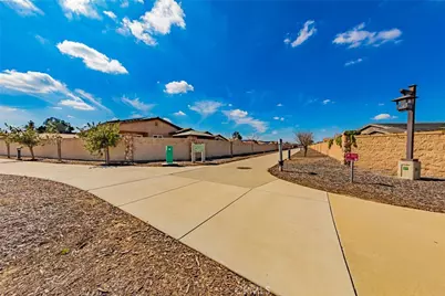 3919 Portals, Clovis, CA 93619 - Photo 16