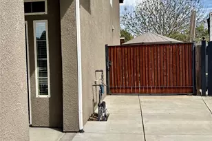 2220 N Shady St, Visalia, CA 93291 - Photo 14