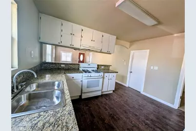 2549 Del Paso Blvd, Sacramento, CA 95815 - Photo 6