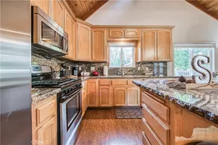 37748 Marina View Dr, Bass Lake, CA 93604 - Photo 10