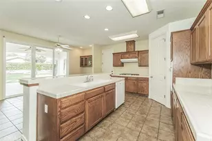 1377 Fenmore, Sanger, CA 93657 - Photo 22