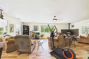 37777 China Creek Rd, Oakhurst, CA 93644 - Photo 12