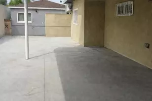 819 E 85th St, Los Angeles, CA 90001 - Photo 12