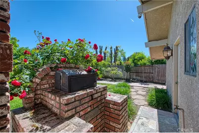 1521 S Bush, Fresno, CA 93727 - Photo 40