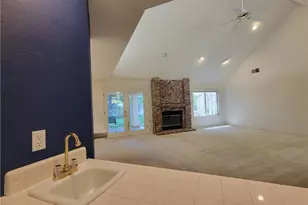 819 E Woodhaven, Fresno, CA 93720 - Photo 12