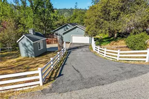 37927 China Creek, Oakhurst, CA 93644 - Photo 2