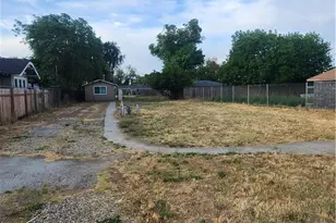 301 Braden, Hanford, CA 93230 - Photo 10