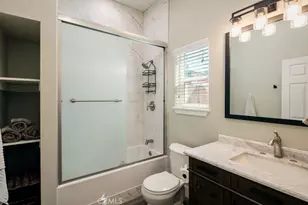 335 Oxford Ave, Clovis, CA 93612 - Photo 40