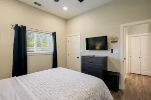 335 Oxford Ave, Clovis, CA 93612 - Photo 38