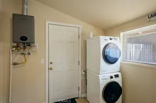 335 Oxford Ave, Clovis, CA 93612 - Photo 22