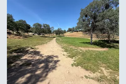 958 N Kings Canyon Court, Coarsegold, CA 93614 - Photo 8