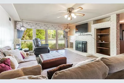 5767 E Park Circle, Fresno, CA 93727 - Photo 6