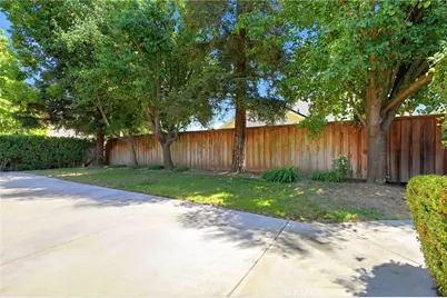 4651 W Morris Avenue, Fresno, CA 93722 - Photo 40