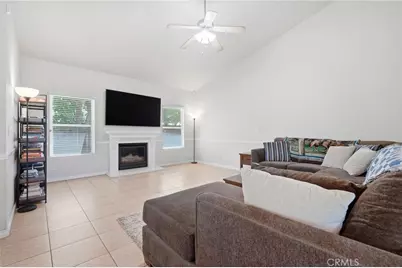 4651 W Morris Avenue, Fresno, CA 93722 - Photo 10