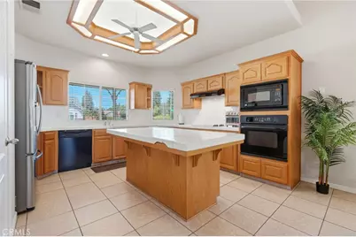 4651 W Morris Avenue, Fresno, CA 93722 - Photo 14