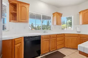 4651 W Morris Ave, Fresno, CA 93722 - Photo 16