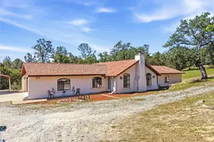 42704 Deep Forest, Coarsegold, CA 93614 - Photo 2
