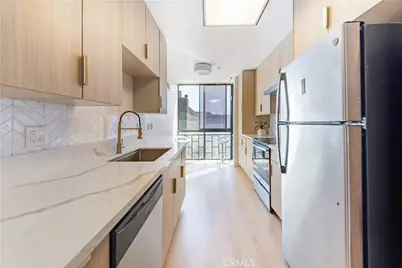 222 S Central #428, Los Angeles, CA 90012 - Photo 18