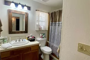 40596 Rd 222, Bass Lake, CA 93604 - Photo 16