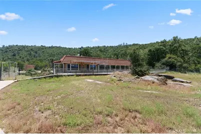 38720 Highway 41, Oakhurst, CA 93644 - Photo 40