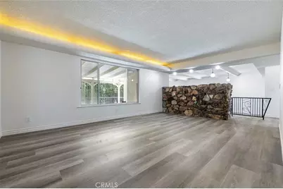947 S Stanford Avenue, Fresno, CA 93727 - Photo 8