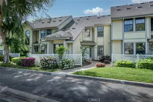 923 E Foxhill, Fresno, CA 93720 - Photo 2