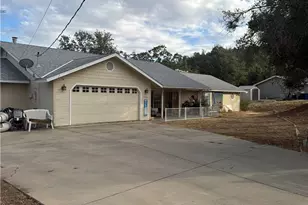 30065 Tioga Dr, Coarsegold, CA 93614 - Photo 2