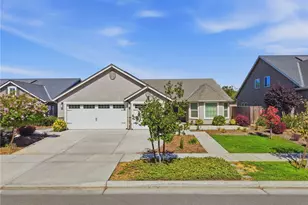 2081 Madeline Dr, Hanford, CA 93230 - Photo 2