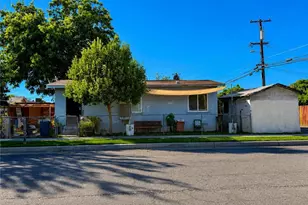 209 E 12th, Madera, CA 93638 - Photo 2
