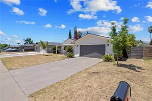587 Sunset St, Kingsburg, CA 93631 - Photo 2